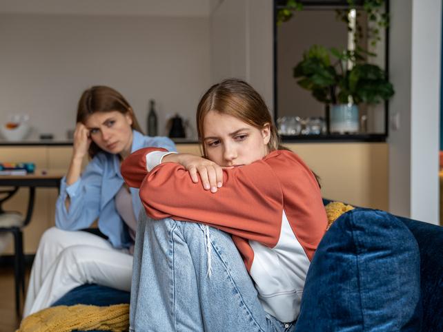 Warum streiten Jugendliche und Eltern? Was hinter Konflikten in der Pubertät steckt