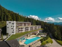 Hotel und Pool